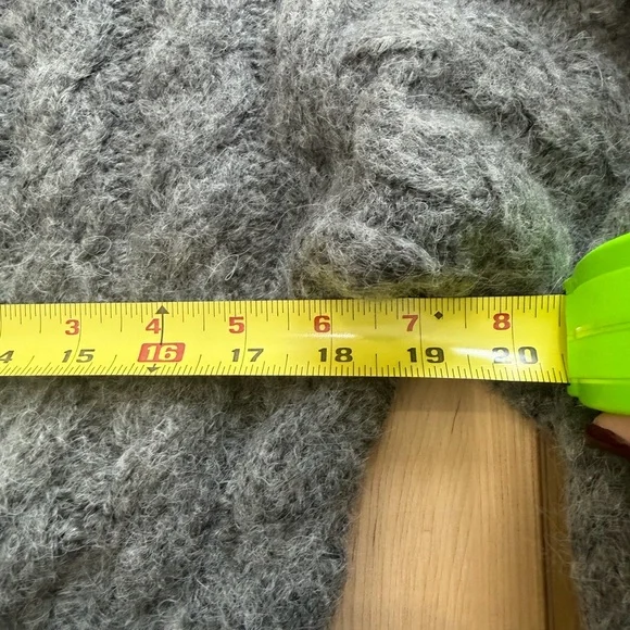 NWOT Cult Gaia x GAP collab Cozy Gray Cable Knit Cropped Cardigan Sweater - Picture 9 of 10